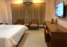 Номер Deluxe в At Bangkok Hotel