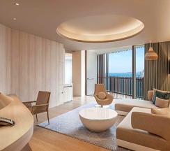 Двухместный Ocean Suite Premium двуспальная кровать в Hilton Pattaya