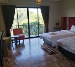 Трёхместный семейный номер Standard в Thanburi Resort