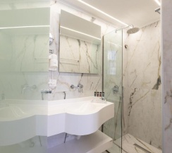 Двухместный номер Deluxe двуспальная кровать в Modern Luxury Hotel