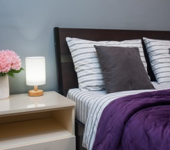 Двухместный номер с мини-кухней, двуспальной кроватью и ванной комнатой. в Goldie Home