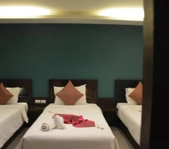 Трёхместный номер Улучшенный в Zephyr Grand Hotel
