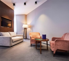 PREMIER SUITE c одной двуспальной кроватью, видом на горы и диваном-кроватью в гостиной зоне (с балконом) в Green flow