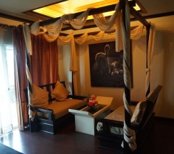 Люкс с балконом в Narakul Resort Hotel
