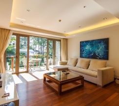 Апартаменты Luxury с 2 комнатами с видом на сад двуспальная кровать в Pearl of Naithon by Alexanders