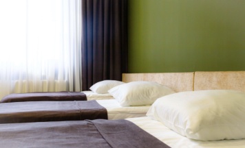 Трехместный номер без сан узла в AFT Hotel