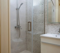 Двухместный номер Супериор (2 отдельные кровати) в Skyline Plaza Hotel