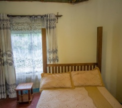 Семейное бунгало с 2 комнатами в Roots Retreat and Camping Resort
