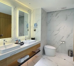 Трёхместный номер Deluxe в Laya Resort Phuket Island