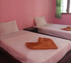 Номер Standard с балконом в Phi Phi Jungle Hill Bungalow