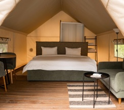 Тент-хаус у реки в Ороктой парк