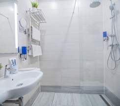 Делюкс с кроватью KING SIZE для 2 гостей в Мио
