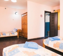 4-местный коттедж эконом (с завтраком) в Путина