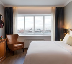 Люкс с двуспальной кроватью и видом на город в Renartiss Isaakiy St. Petersburg hotel