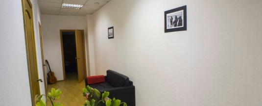 Кровать в общем номере (мужской номер) в Skyrooms