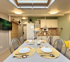 Апартаменты №10 "Люкс" на мансардном этаже в Саквояж