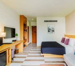Двухместный номер Classic Pool Access двуспальная кровать в The Lunar Patong