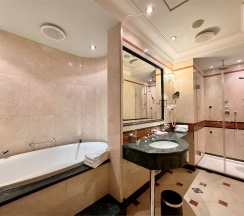 Классический номер c видом на город в Taleon Imperial Hotel