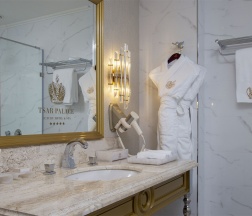 Классик с 2 кроватями с видом в атриум в Tsar palace luxury hotel