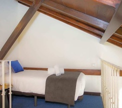 Номер Standard с балконом в Casual Ilbira Granada Hotel