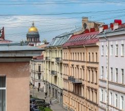 Супериор с видом на Исаакиевский собор в Station S13