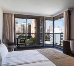 Двухместный номер Superior с видом на город двуспальная кровать в Hotel Bristol