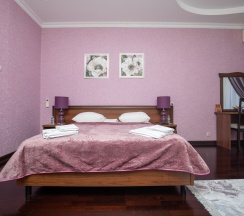 2-х местный номер повышенной комфортности с большой кроватью в Жемчуг