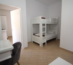 Четырёхместный номер с балконом в Julia Hotel