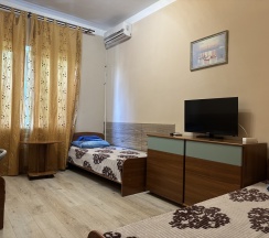 Стандартный трехместный номер в Ямал