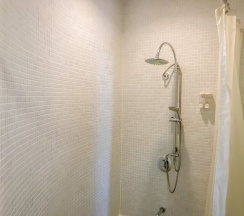 Четырёхместный номер Deluxe в Sino House Phuket Hotel