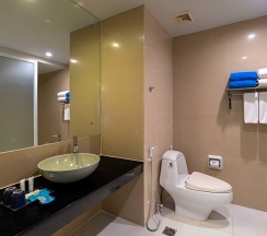 Номер Deluxe с видом на бассейн в Arinara Beach Resort Phuket