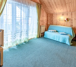 Двухместный номер Deluxe рядом с пляжем двуспальная кровать в Ласточкин дом