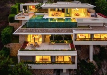 Вилла в Ultimate Luxury Villa, Fantastic 180° Sea View !