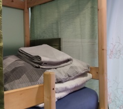 Койко-место в четырехместном женском номере  в Малахит