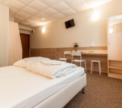 Трехместный номер эконом-класса в Ахоум