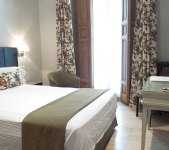 Двухместный номер Terrace Tetuan Street двуспальная кровать в Hotel Moderno