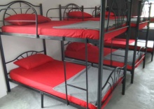 Кровать в общем номере в Monkey Samui Hostel