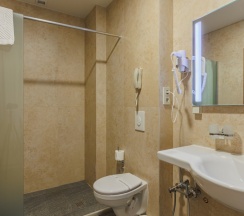 Senior Suite with balcony в Central City
