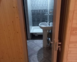 Трехместный делюкс с двухспальной и односпальной кроватью в Myesto