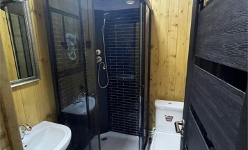 Номер стандарт с 1 односпальной кроватью и 1 двухъярусной кроватью в Экосфера