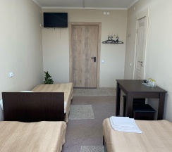 3-местный номер стандарт комфорт с 3 односпальными кроватями в Имение