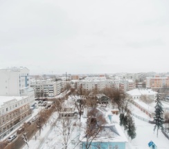 Двухместные апартаменты c 1 комнатой с балконом и с видом на город (двуспальная кровать) в Апартаменты Пролетарская 96