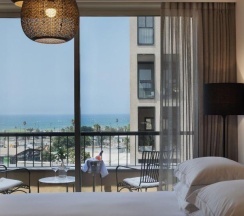 Двухместный номер Premium с балконом 2 отдельные кровати в The Drisco Hotel Tel Aviv - Relais & Chateaux