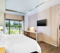Клубный люкс с балконом и с видом на море в Отель Dusit Thani Krabi Beach Resort