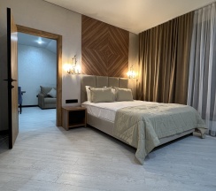 Двухкомнатный семейный ЛЮКС с кухней в Tash maral