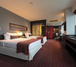 Четырёхместный люкс с 3 комнатами в A-One Bangkok Hotel