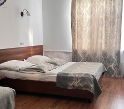 Стандартный семейный номер с 1 двуспальной кроватью и софой в Lefort