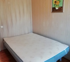 Семейный коттедж с балконом и с красивым видом из окна в Шишма