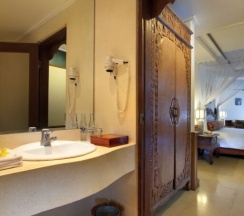 Номер Deluxe с видом на сад в Keraton Jimbaran Beach Resort