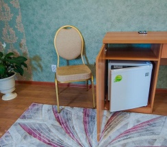 Номер полулюкс улучшенный с 1 двуспальной кроватью в Пятерочка-люкс